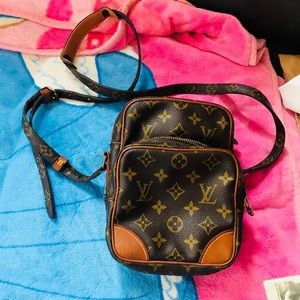 lv amazon sling bag